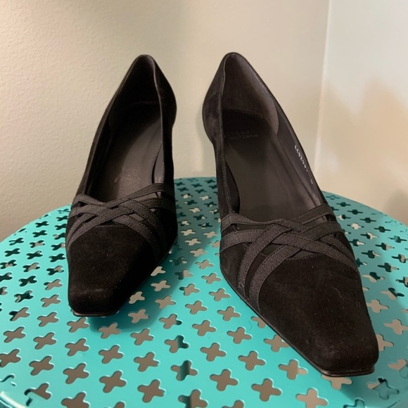 Stuart Weitzman Suede Low Heel Pump - Picture 4 of 5